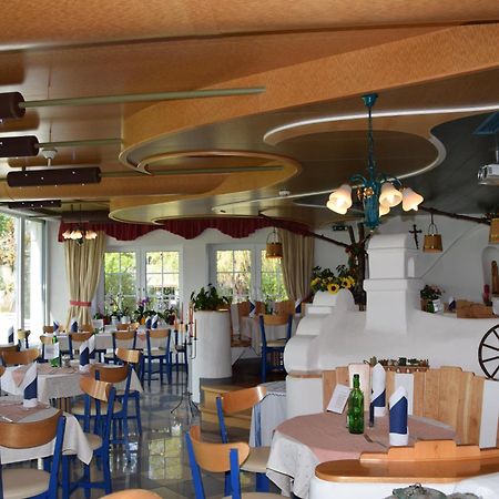 Seehotel Herlinde Podersdorf am See Exterior photo