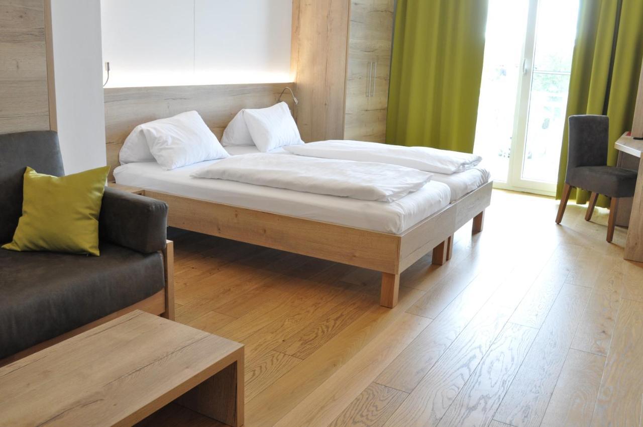 Seehotel Herlinde Podersdorf am See Exterior photo
