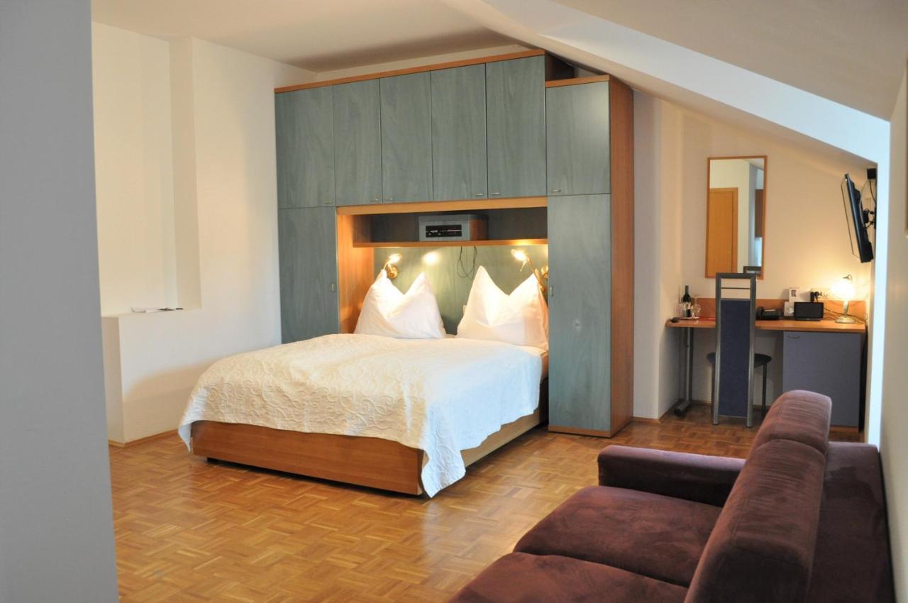 Seehotel Herlinde Podersdorf am See Exterior photo