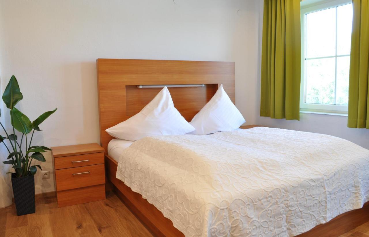 Seehotel Herlinde Podersdorf am See Exterior photo