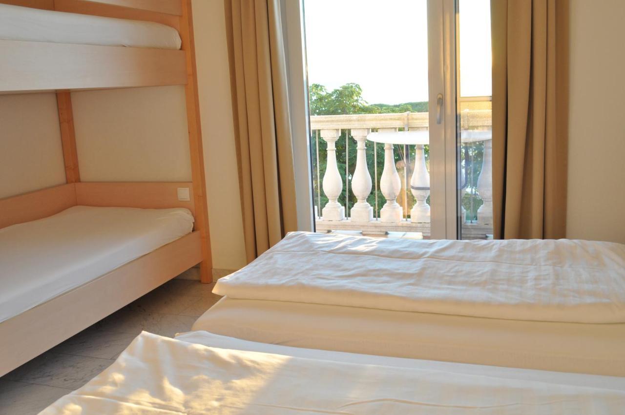 Seehotel Herlinde Podersdorf am See Exterior photo