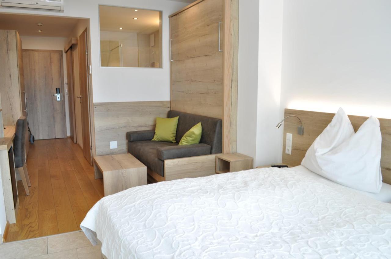 Seehotel Herlinde Podersdorf am See Exterior photo