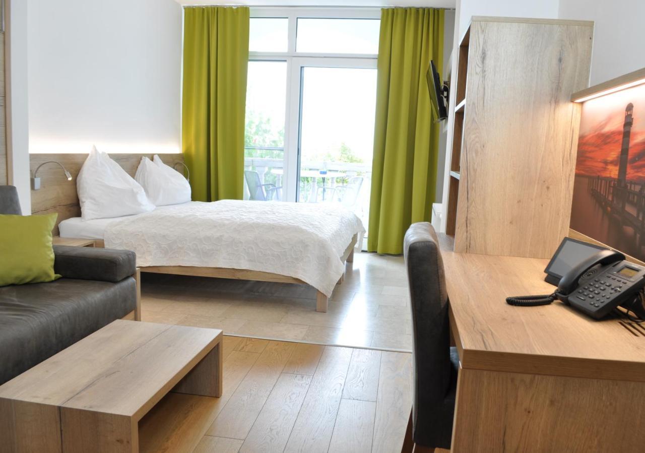Seehotel Herlinde Podersdorf am See Exterior photo