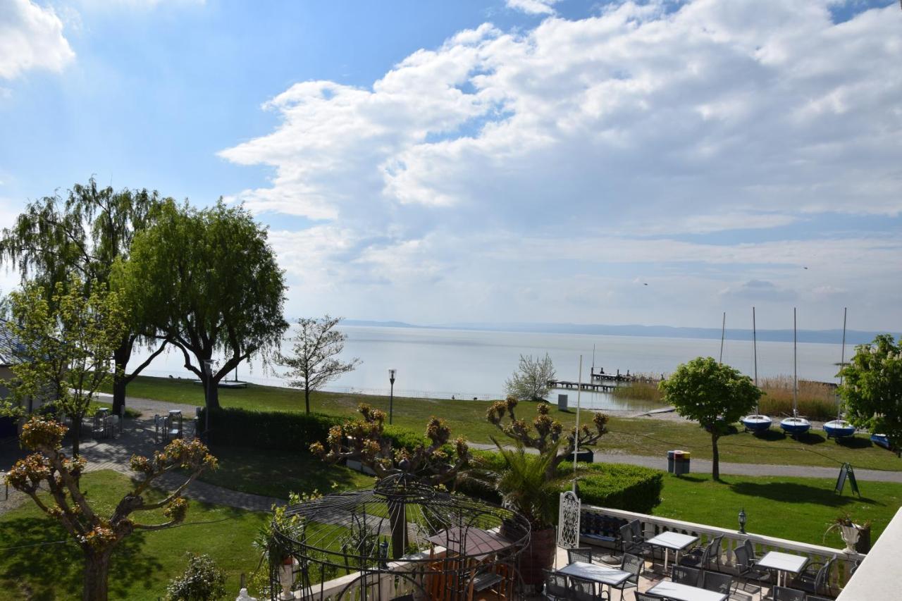 Seehotel Herlinde Podersdorf am See Exterior photo