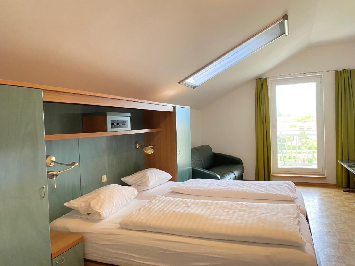 Seehotel Herlinde Podersdorf am See Exterior photo