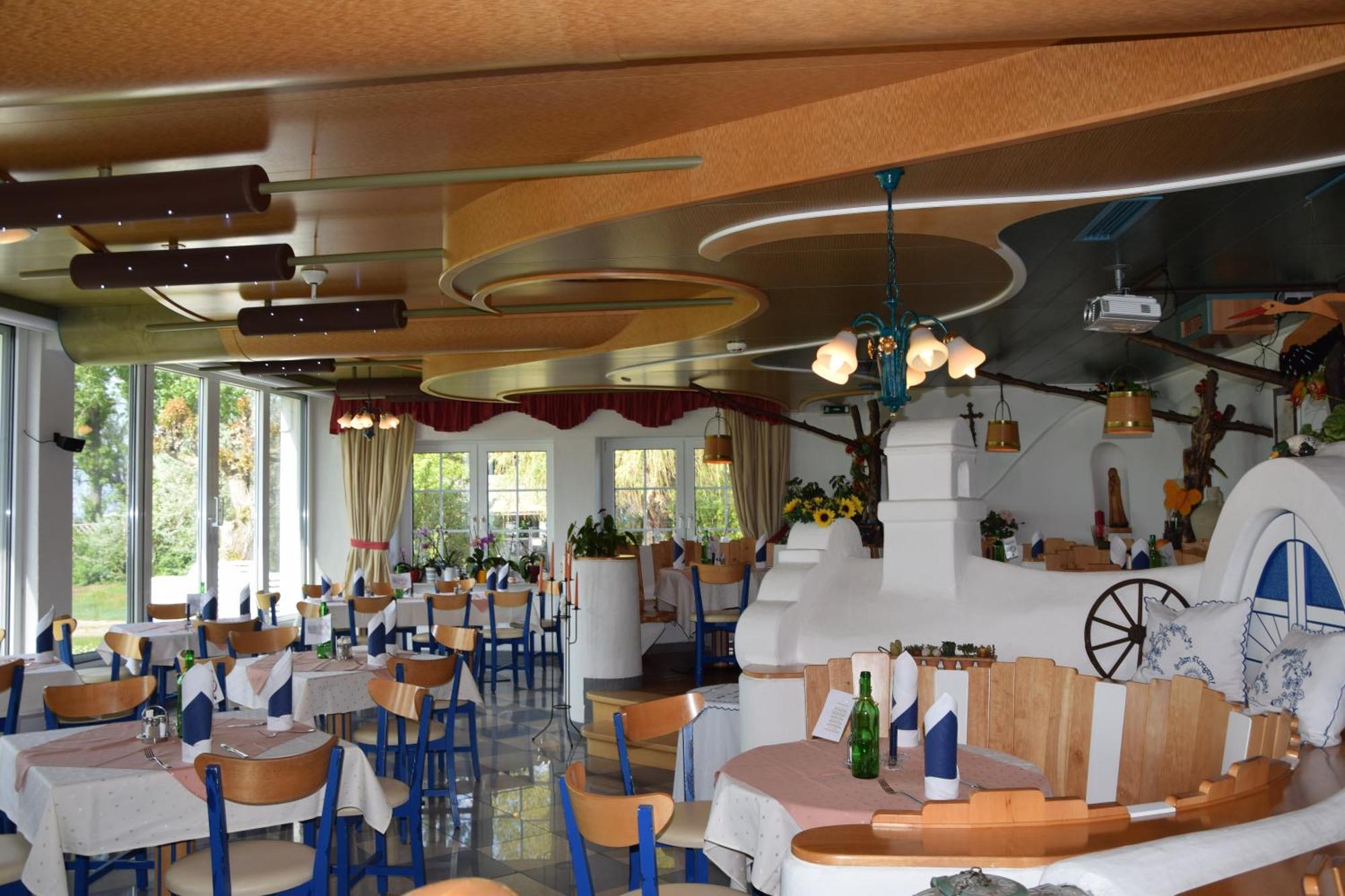 Seehotel Herlinde Podersdorf am See Exterior photo