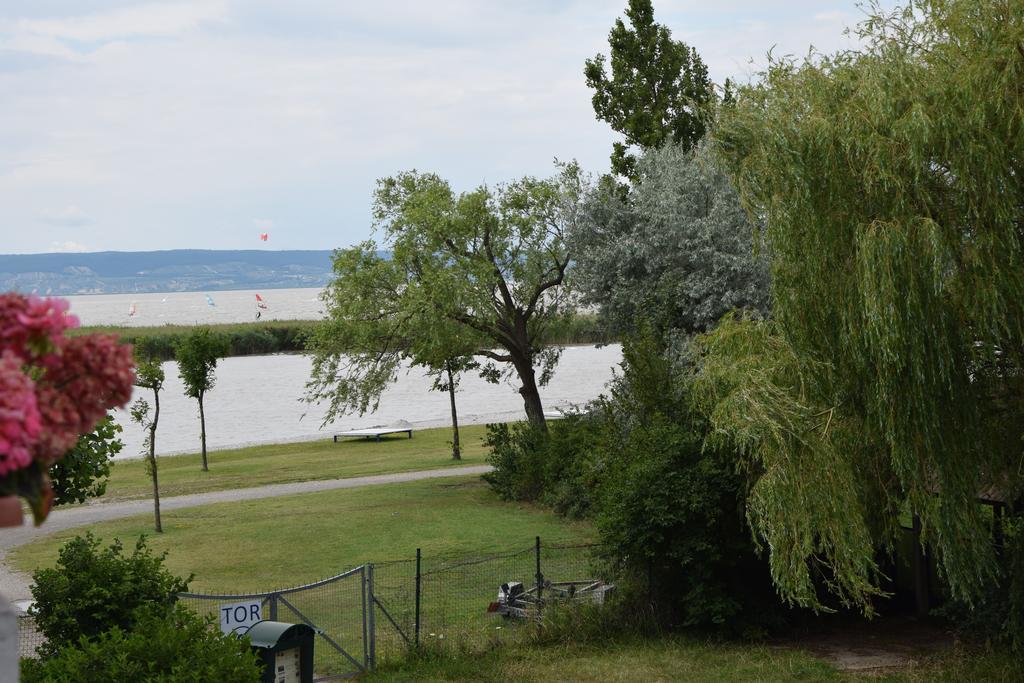 Seehotel Herlinde Podersdorf am See Exterior photo
